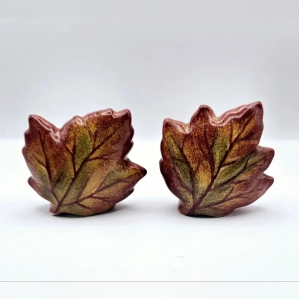 Vintage Maple Leaf Salt Pepper Shakers Fall Autumn Decor Ceramic Set